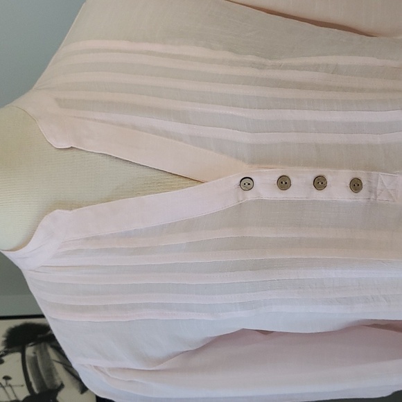 Zac& Rachel light pink blouse with tab sleeves Hanley 4 button. Size small. - Picture 2 of 6